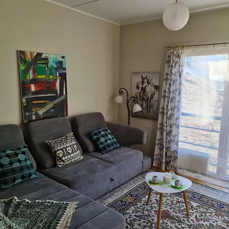 Cozy Retreat At The Heart Of